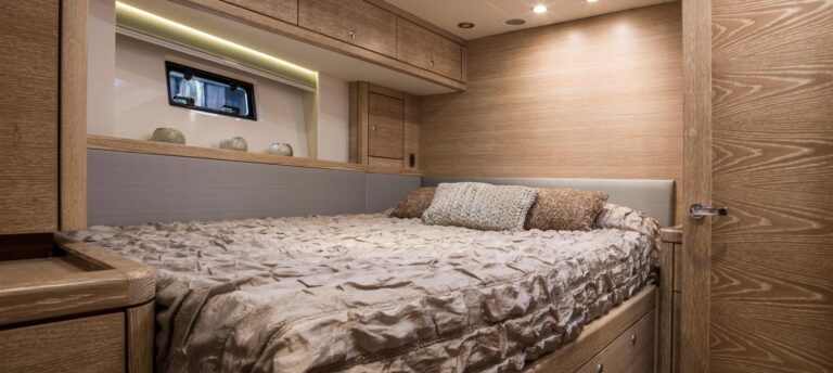 Double cabin