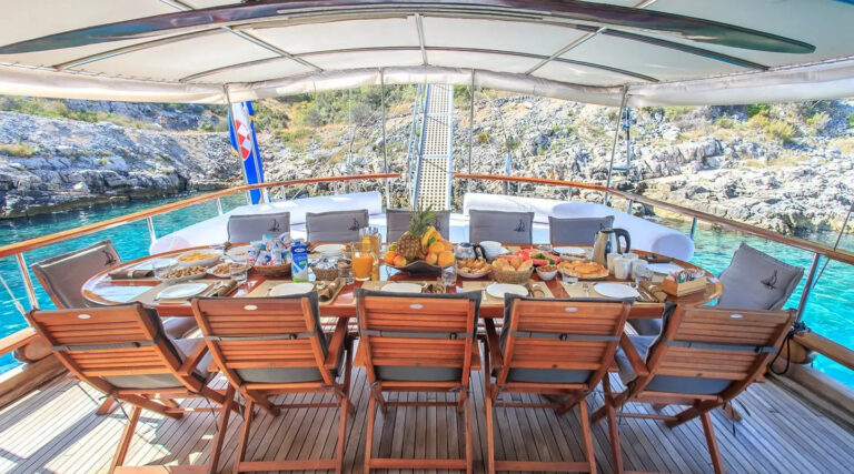 Deck Dining