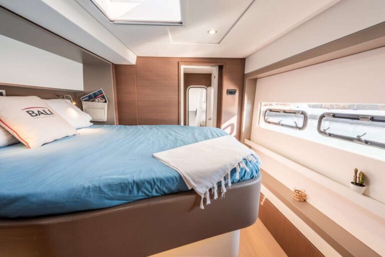 Double cabin