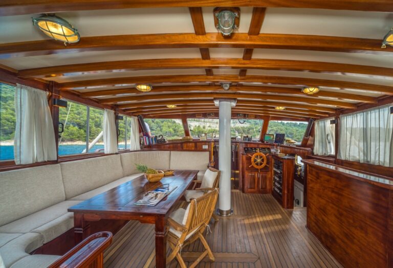 Exterior Relaxation Area With Dining