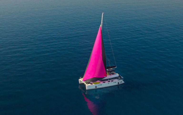 Superyacht AURA