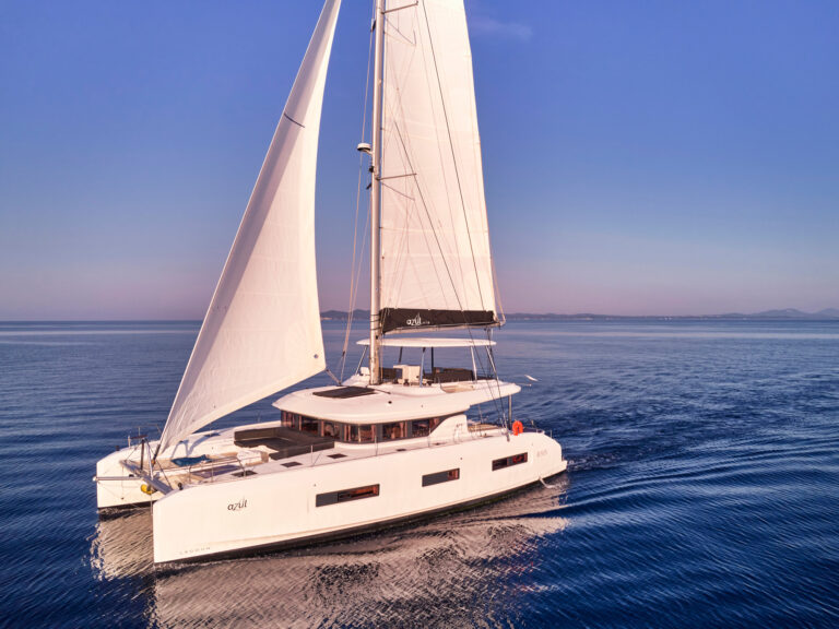 Luxury Yacht AZUL