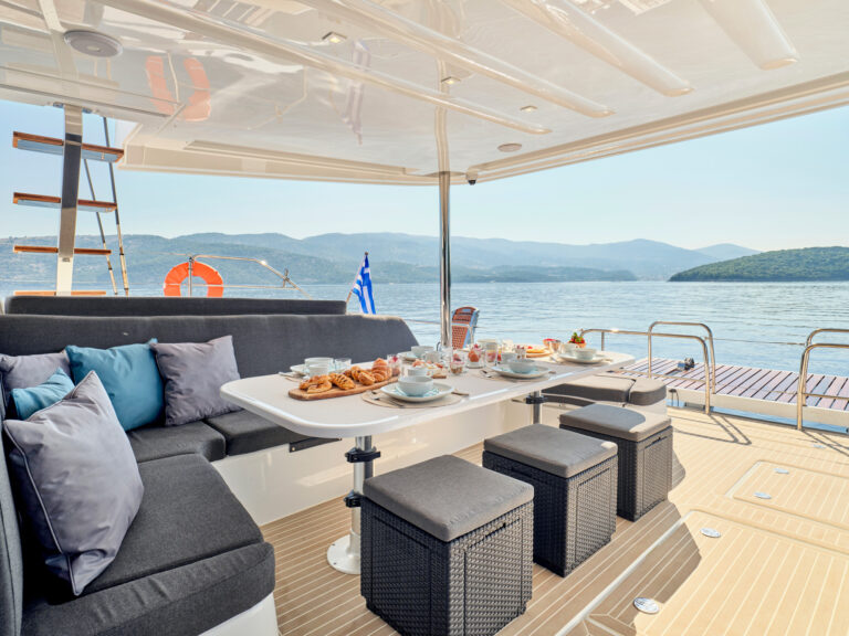 Main Deck Dining