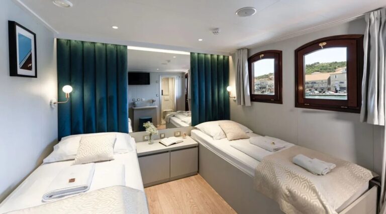 Twin Suite