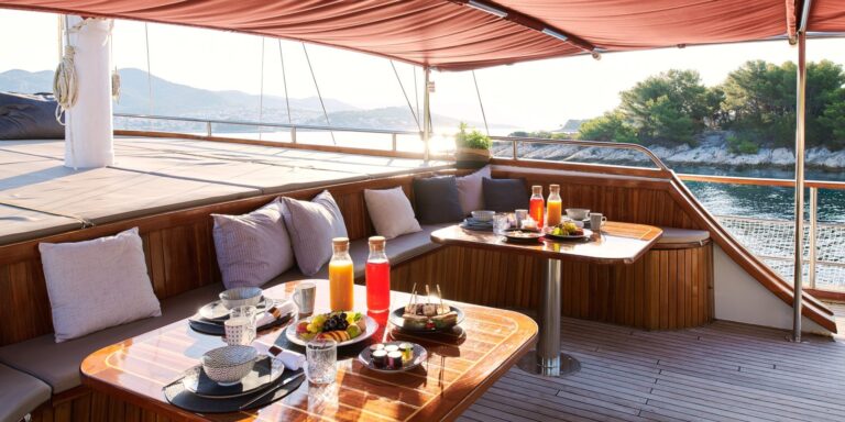 On Deck Dining