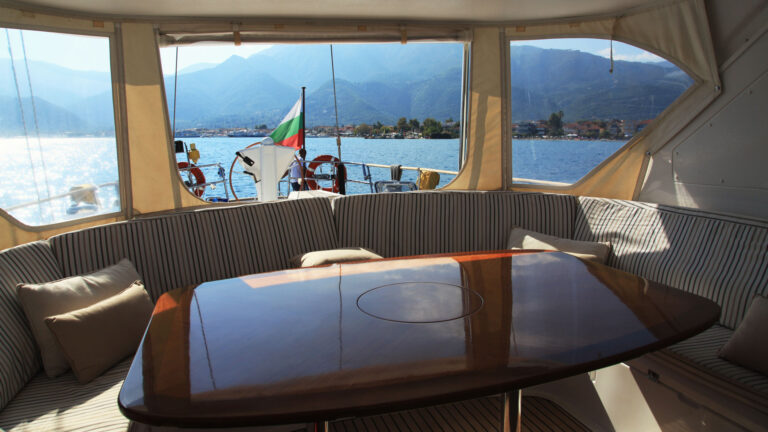 SY CENTURION - Alfresco dining