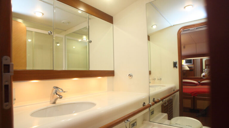 SY CENTURION - Guest ensuite