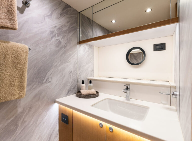 Ensuite Guest Bathroom