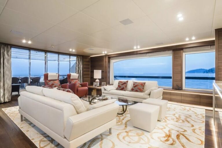 Main Salon Lounge