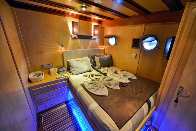 Double Cabin