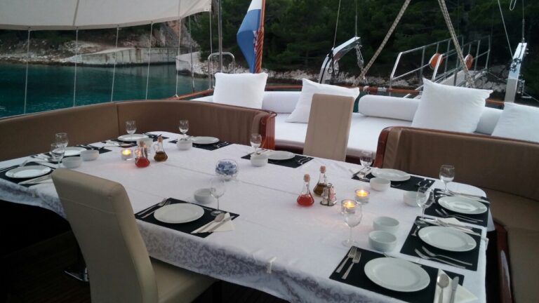 Alfresco Dining