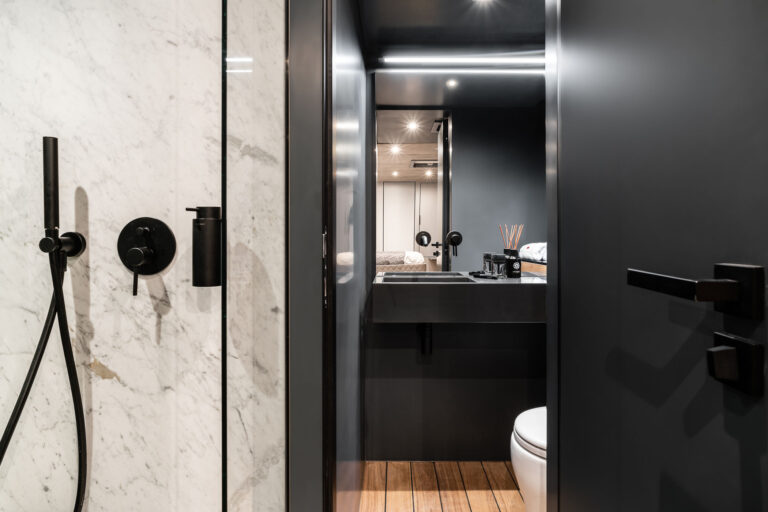 Ensuite Guest Bathroom