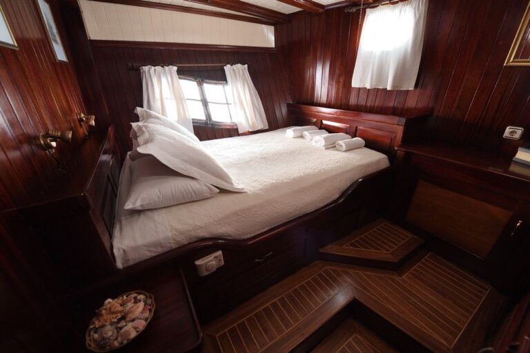 Double Cabin