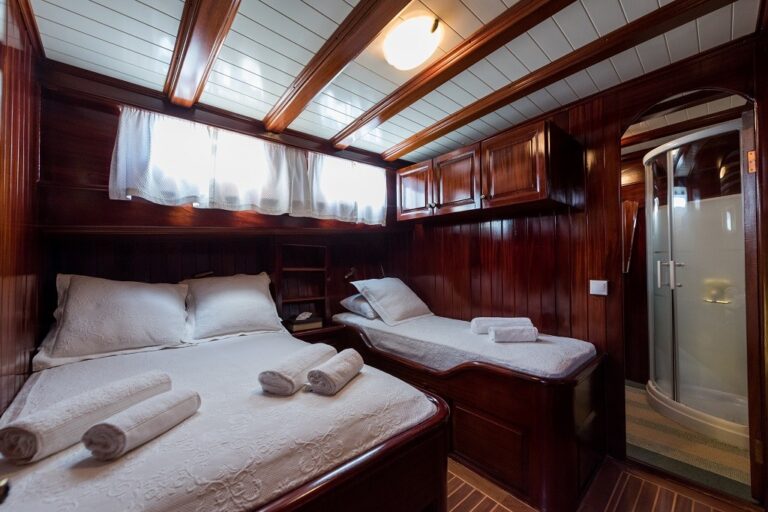 Triple Cabin