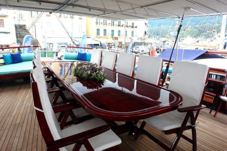 Deck Dining