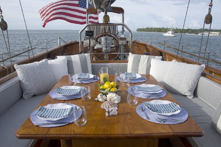 SY EROS - Alfresco dining