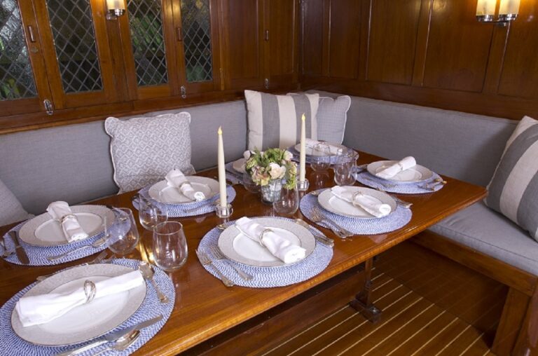 SY EROS - Formal dining