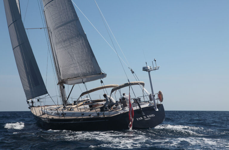SY FAR II KIND - Stern view