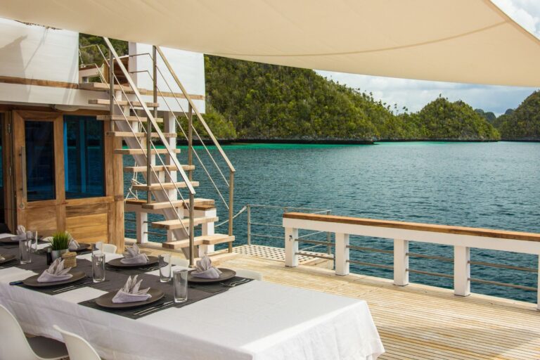 Deck Dining