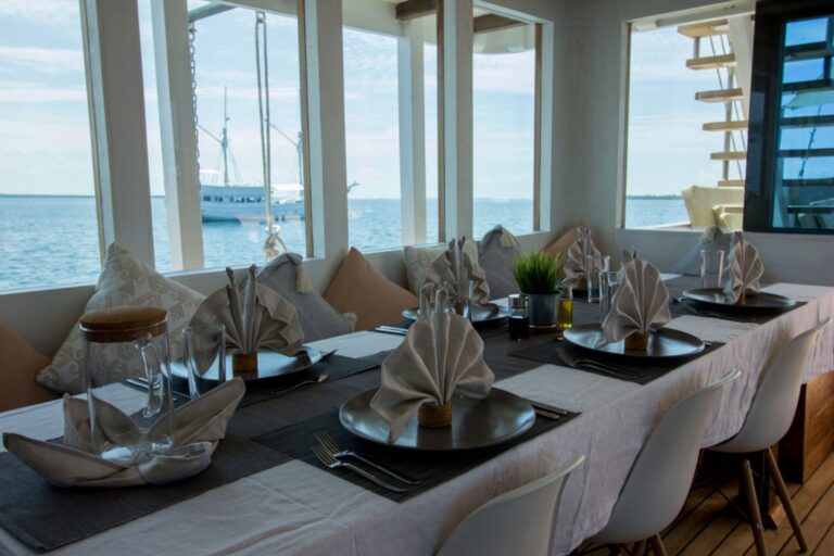 Main Deck Dining