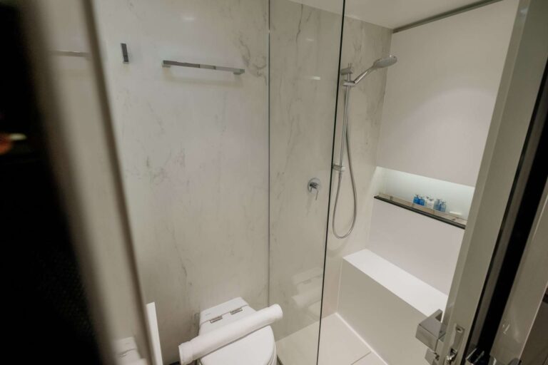 Guest Ensuite Bathroom