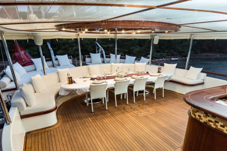Aft Alfresco Dining
