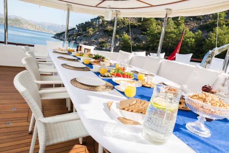 Alfresco Dining Set Up