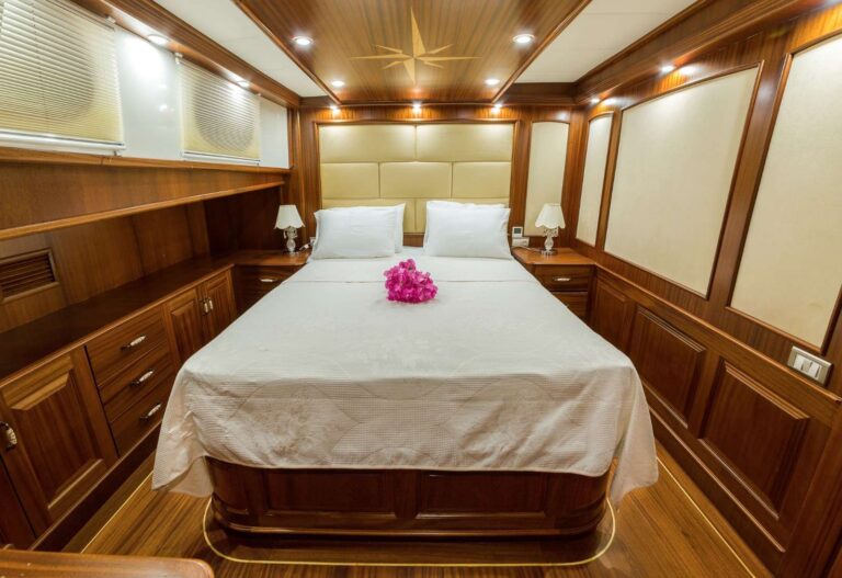 Double Cabin