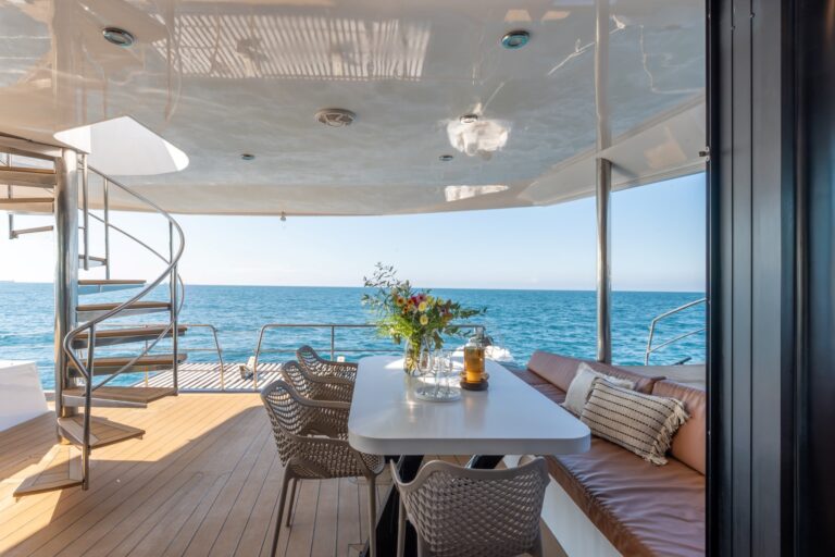 Aft Cockpit Dining