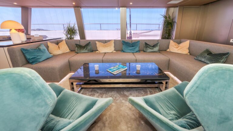Main Salon Lounge
