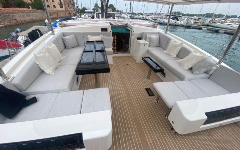 Aft Cockpit