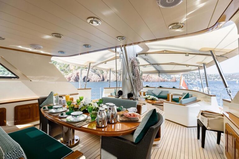 Alfresco Dining