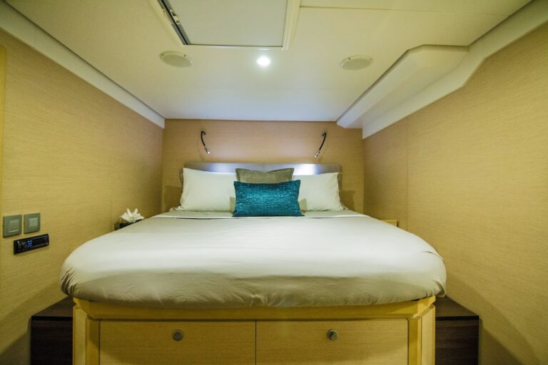 SY LADY KATLO - Guest cabin