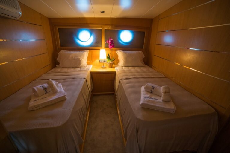 Twin Cabin