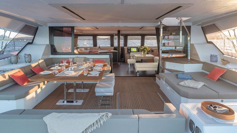 Saloon And Dining - sistership