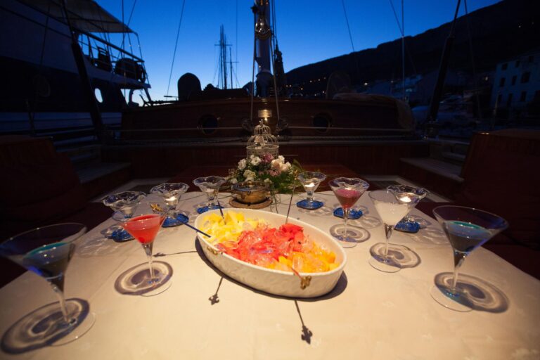 SY Lauran Fine Dinning On Deck