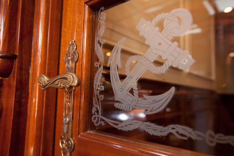 SY Lauran Interior Details