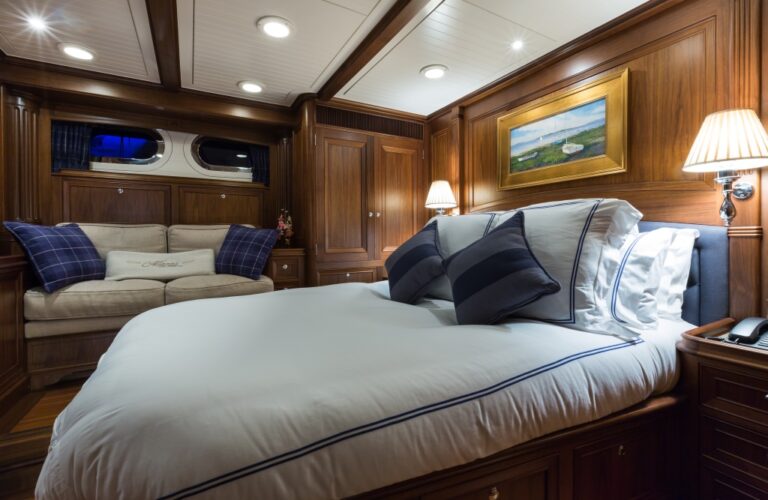 SY MARAE - Master stateroom