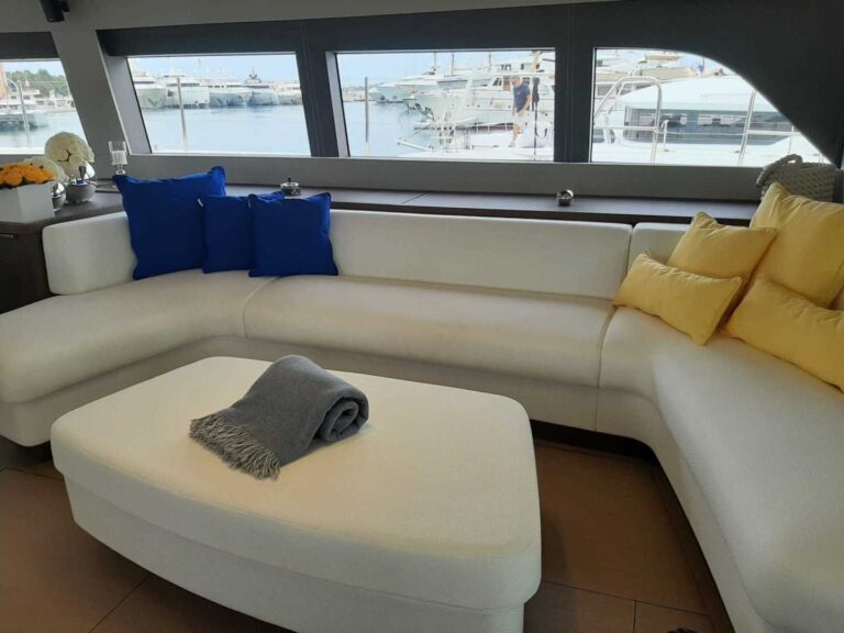 Saloon Seating