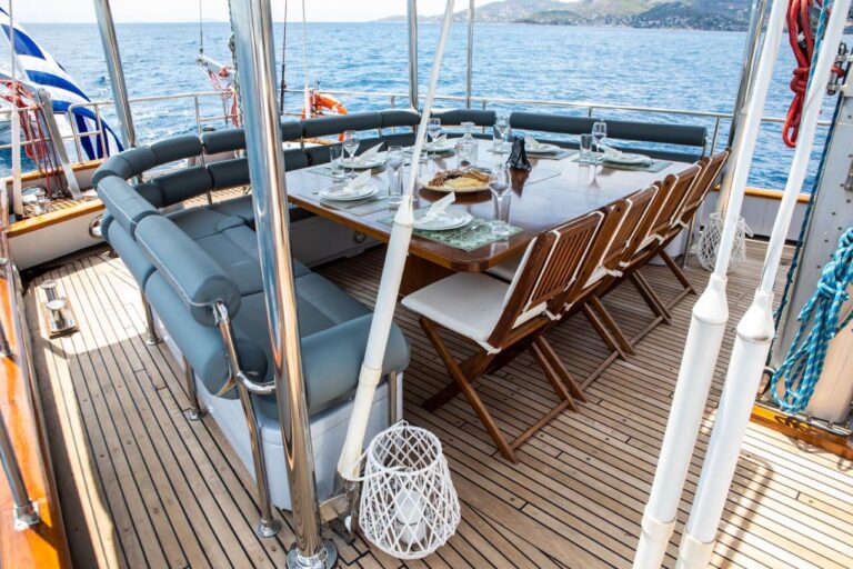 Exterior Dining