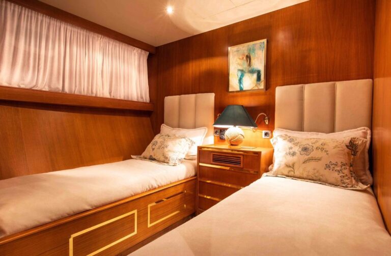 Twin Cabin