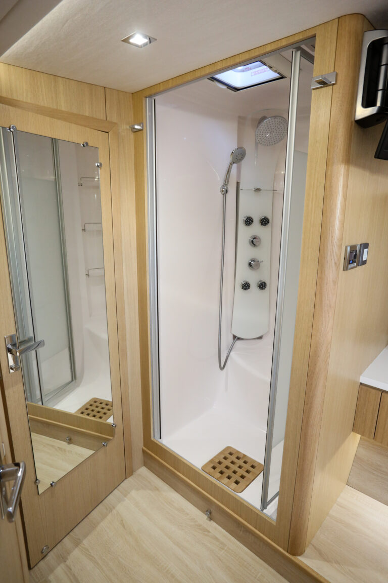 Guest shower