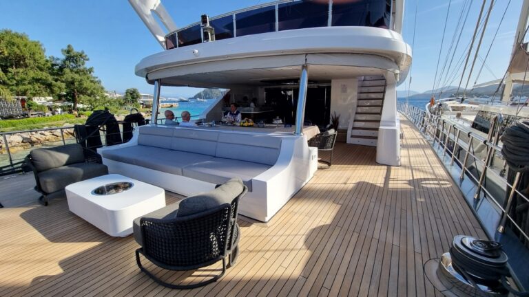 Opendeck With Sea Views
