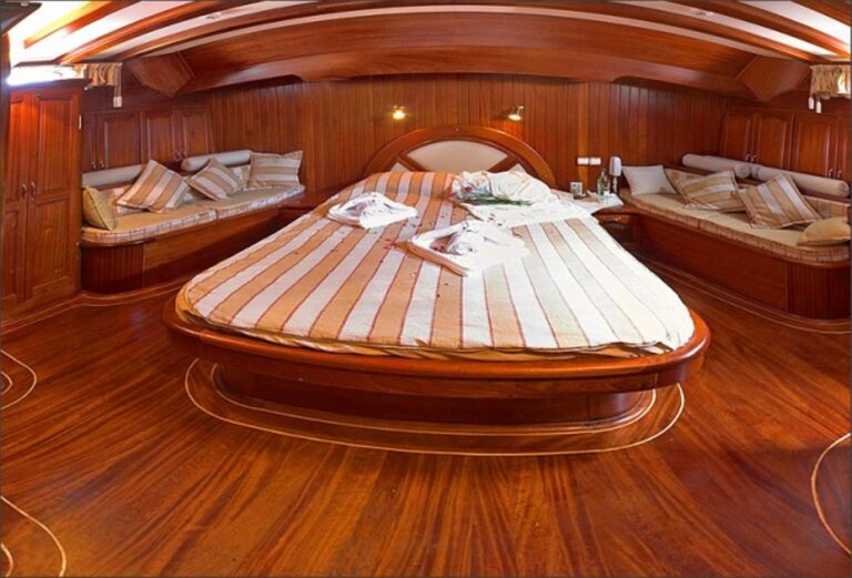 SY NOSTRA VITA - VIP cabin