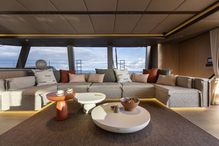 Main Salon Lounge