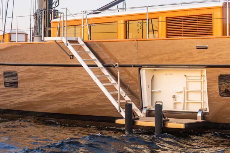Yacht Detail