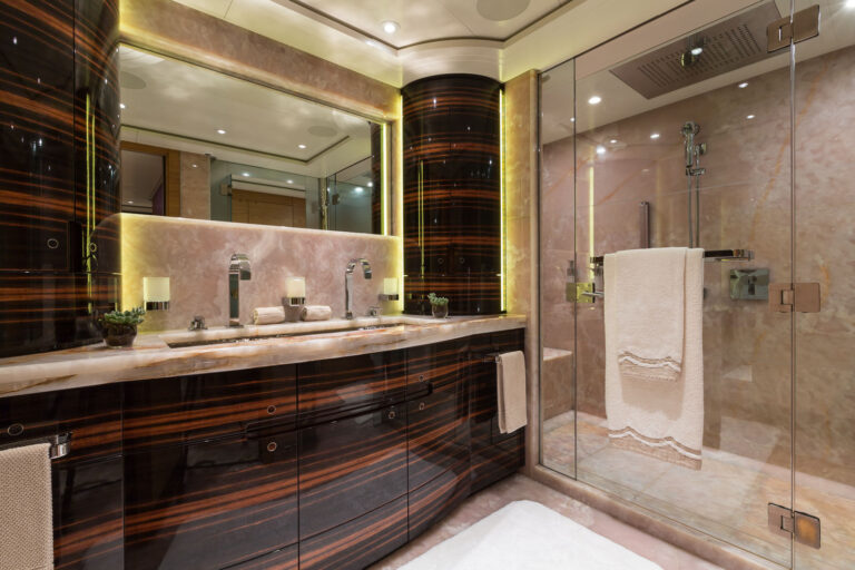 SY Q - Master ensuite