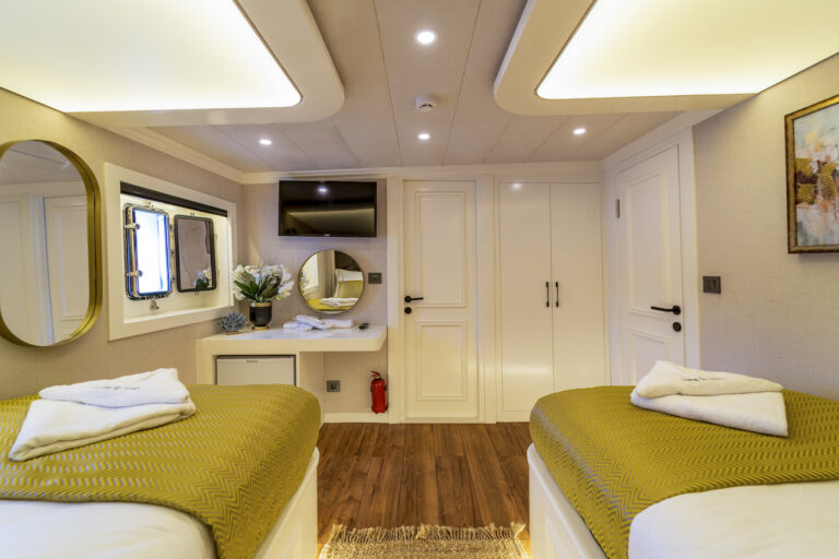 Twin Cabin