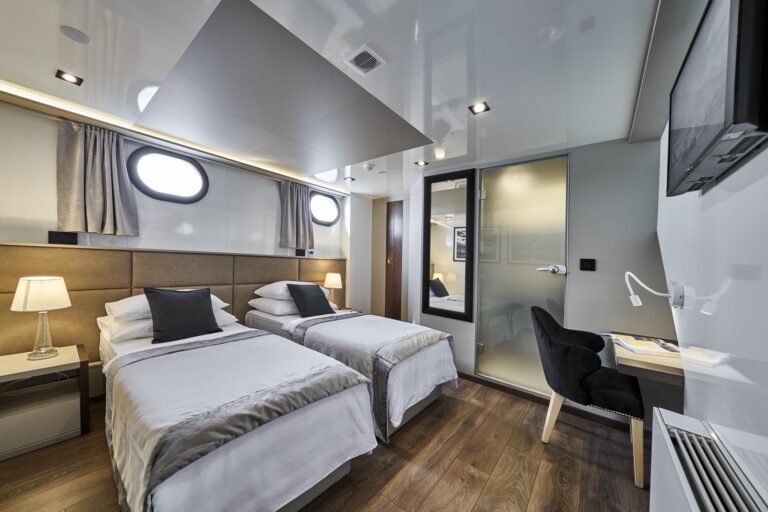 Twin Cabin