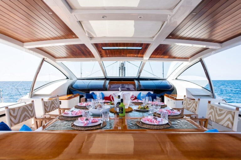 Main Deck Dining